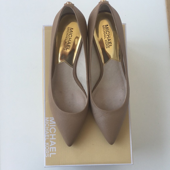 MICHAEL Michael Kors Shoes - Michael Kors Tan Leather Kitten Pump Heel